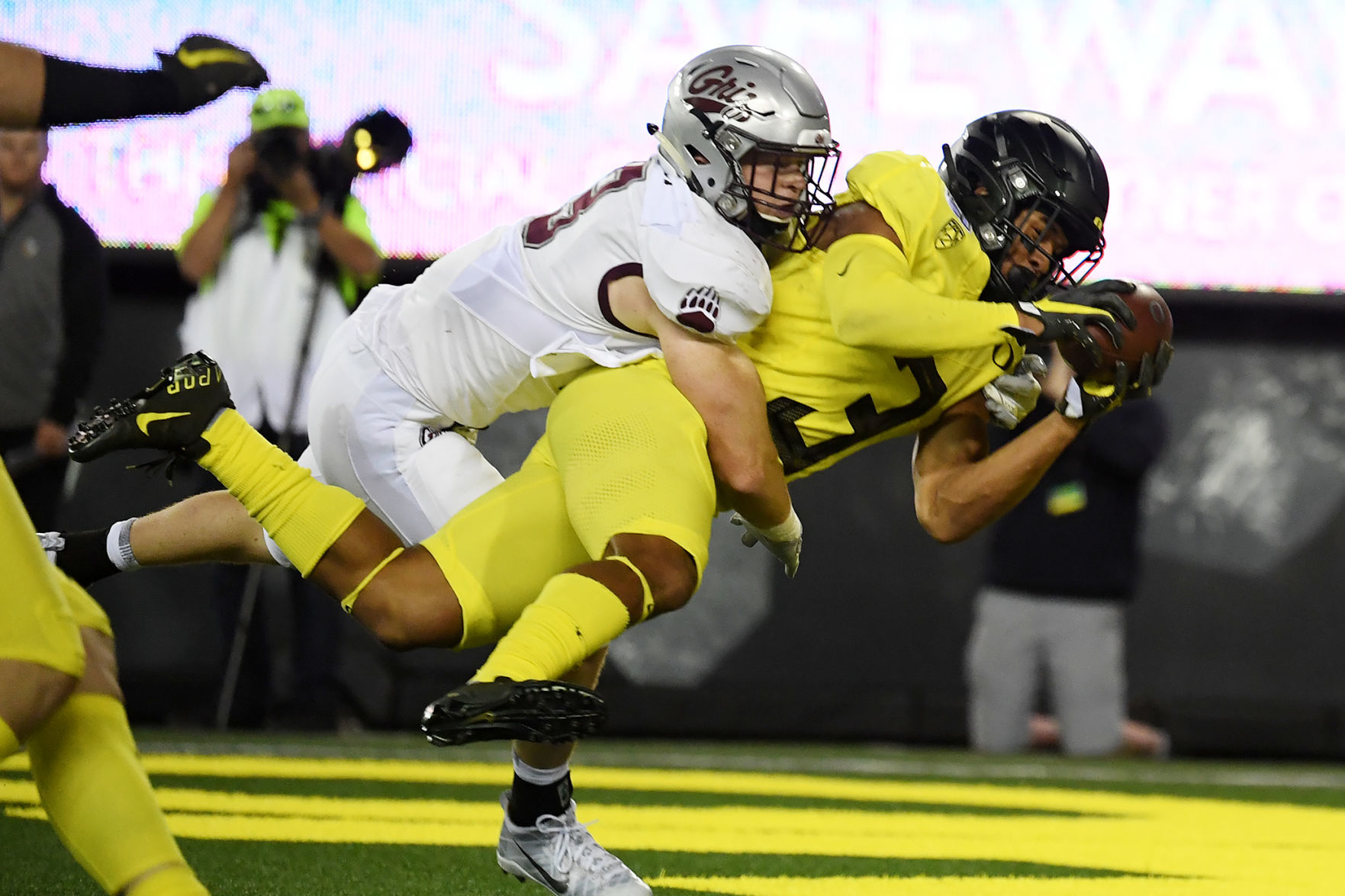 Montana falls to No 15 Oregon 014.JPG